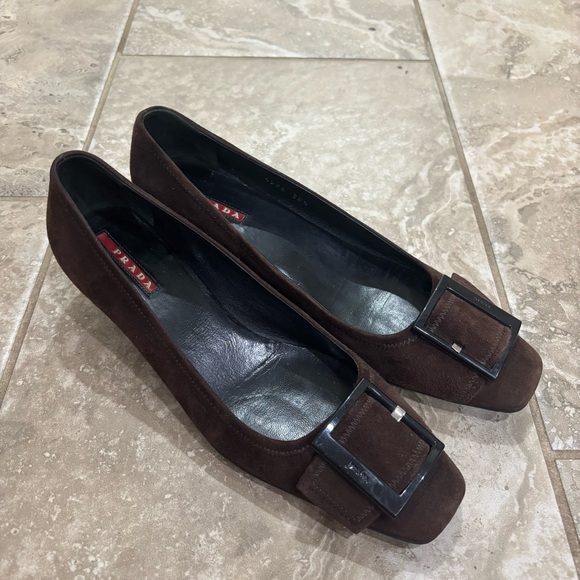 Prada Brown Suede Leather Buckle Front Classic Heels Size 38.5 - Picture 4 of 10